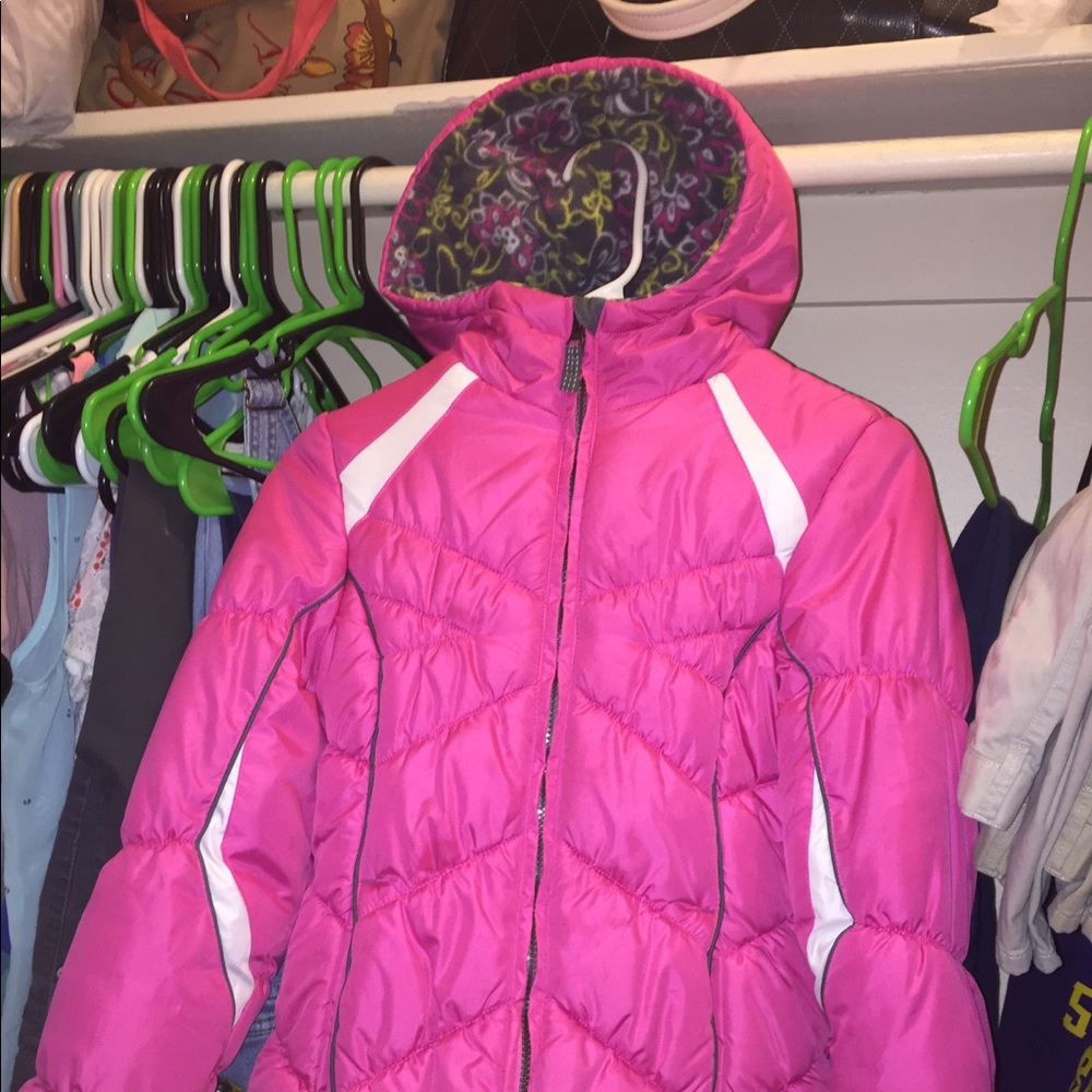 Girls winter jacket comes with matching beanie
